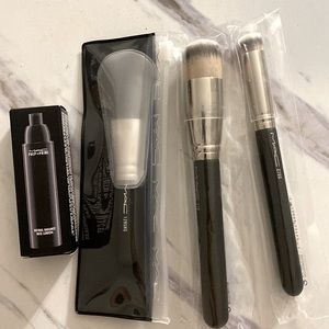 NIB MAC BRUSHES